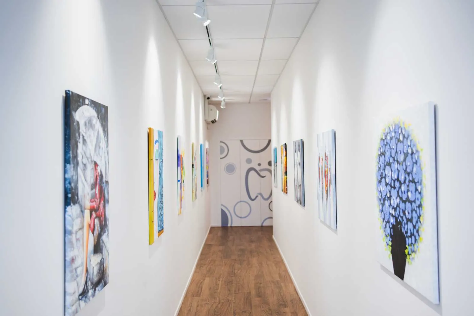 The corridor at Stanmore Bay Dental Studio
